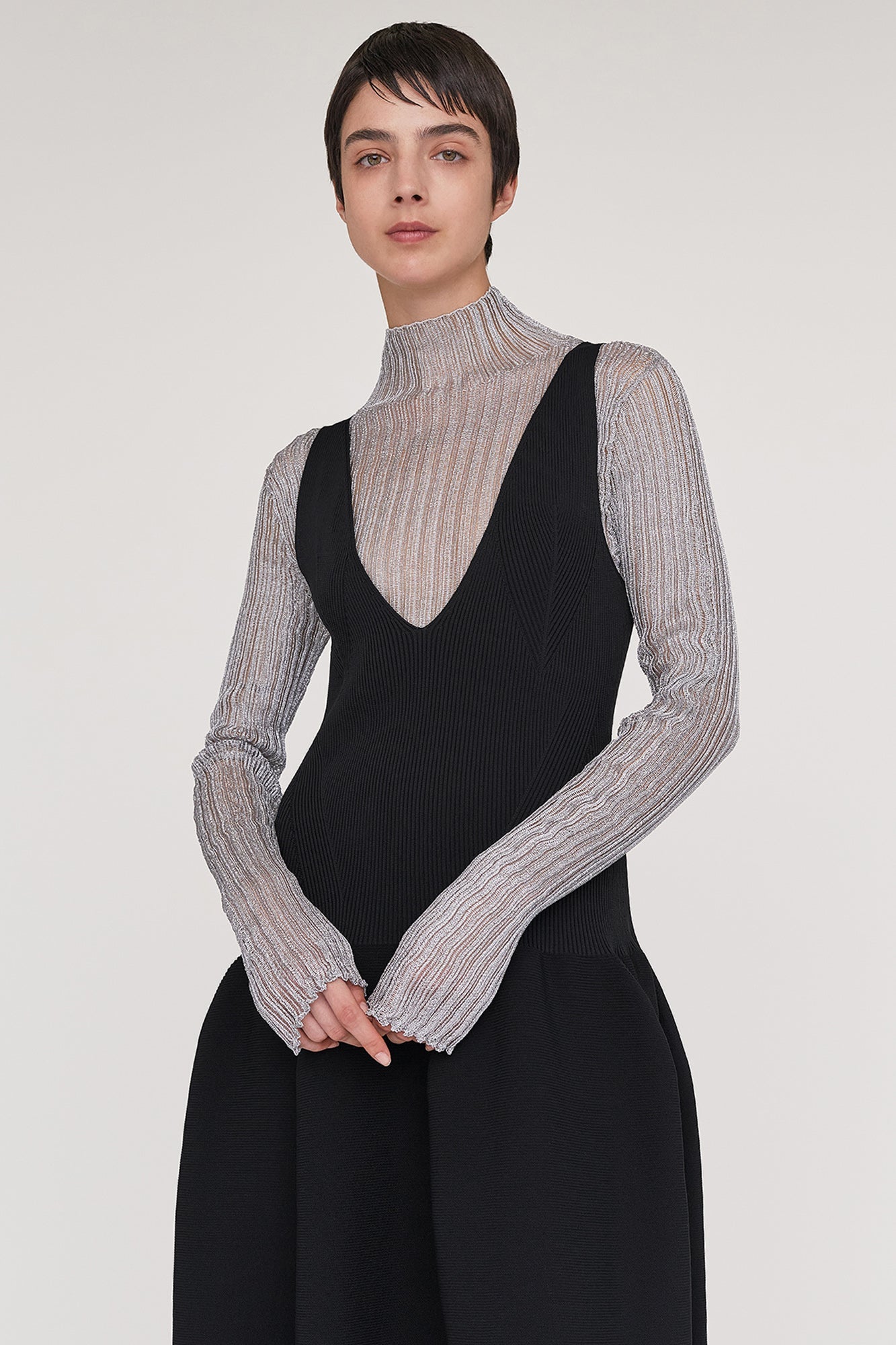 SOFT PORTRAIT METAL LONG SLEEVE TOP