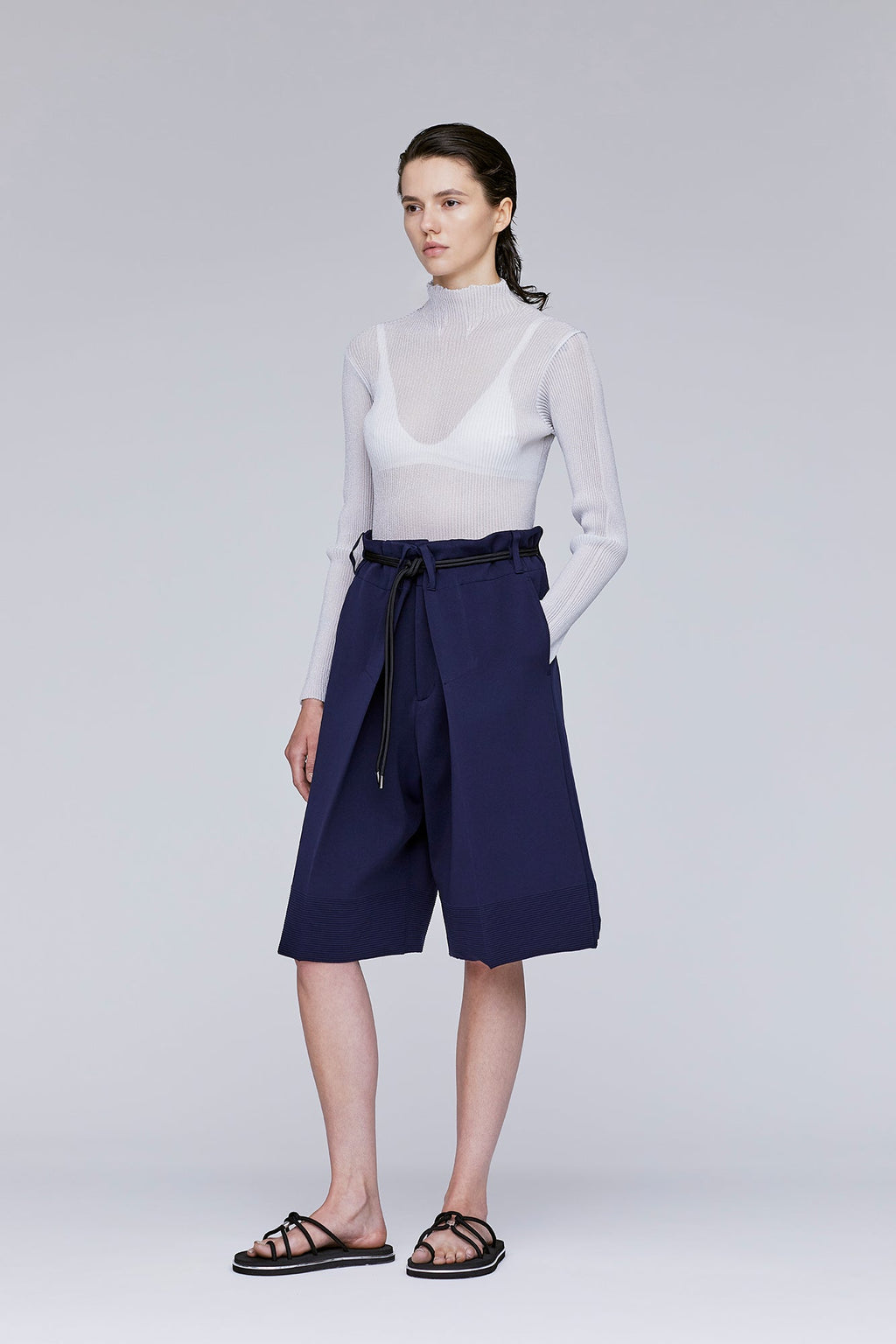 MILAN CREASE HALF PANTS