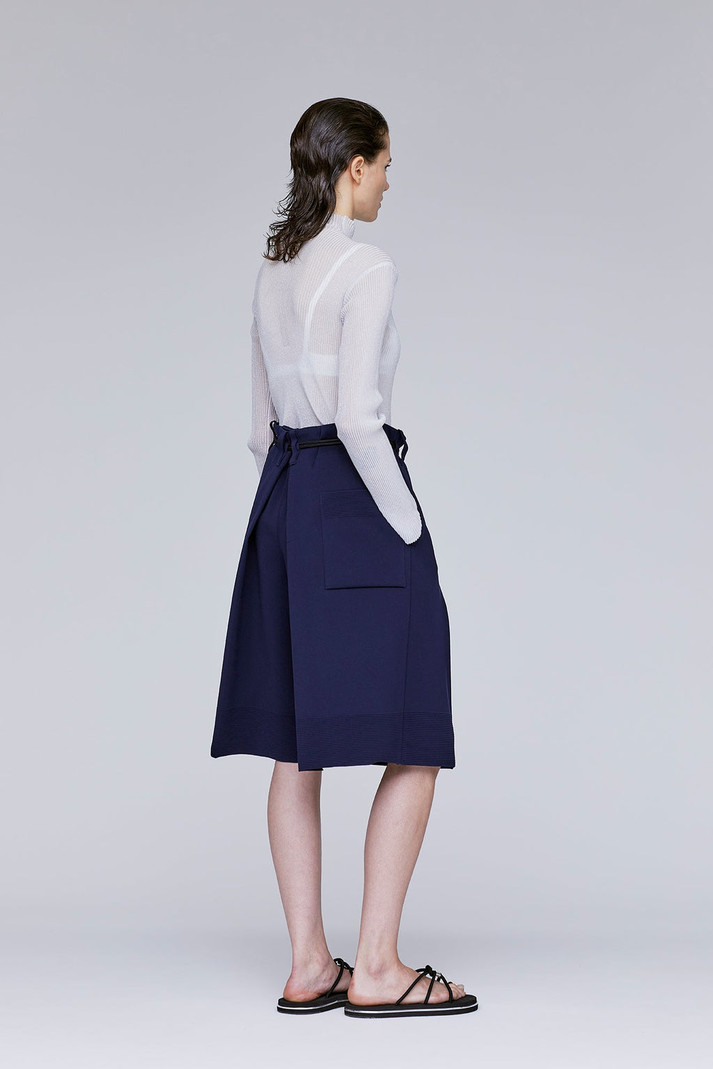 MILAN CREASE HALF PANTS