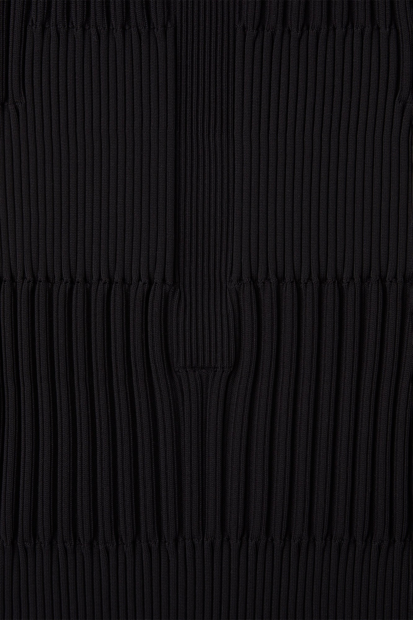 FLUTED SLEEVELESS TOP