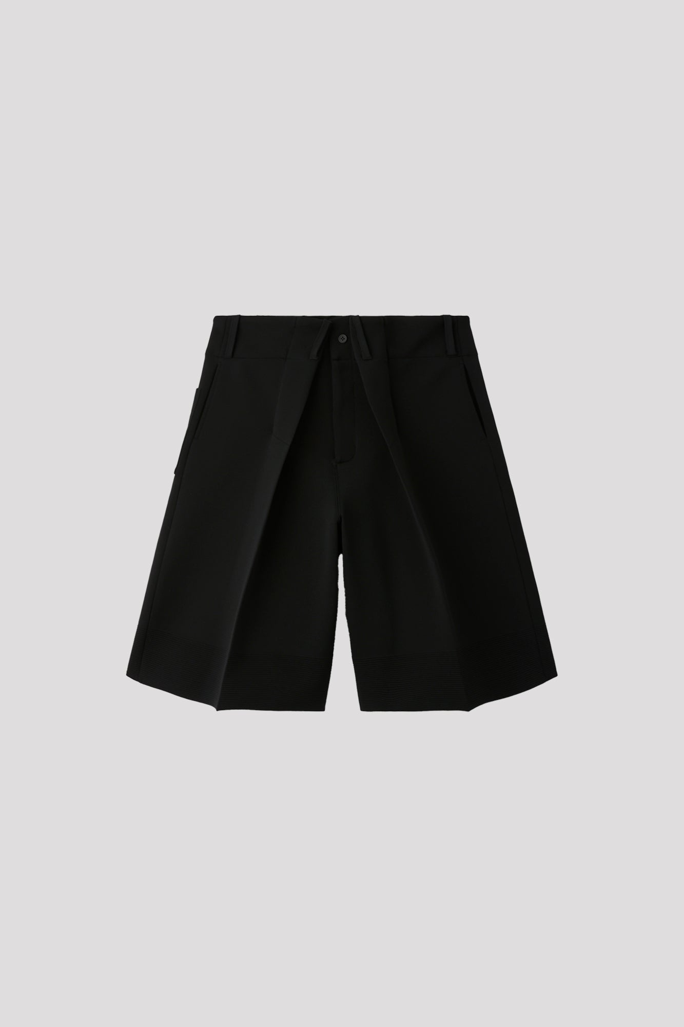 MILAN CREASE HALF PANTS - BLACK
