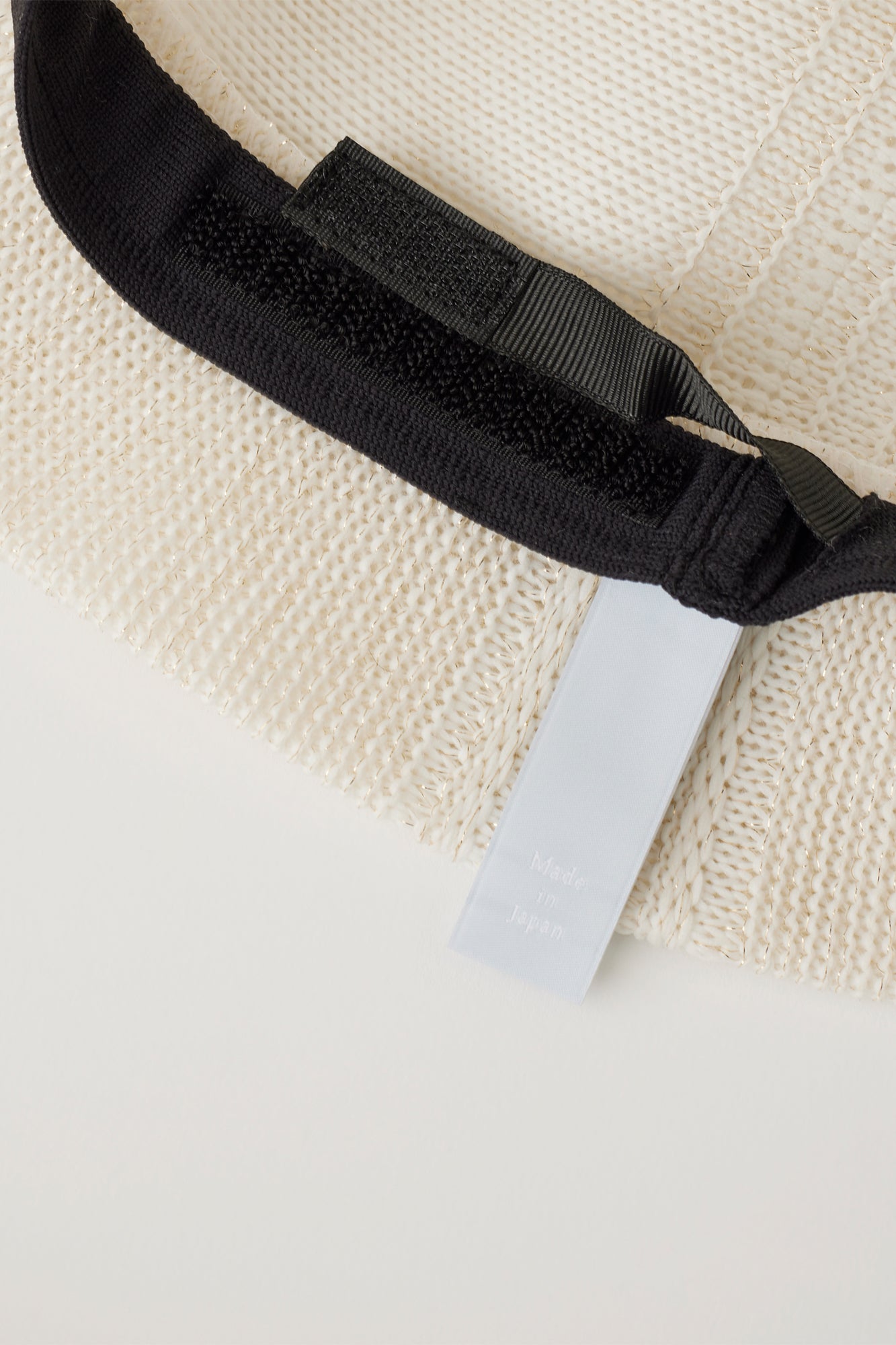 MESH KNIT GLITTER BUCKET HAT