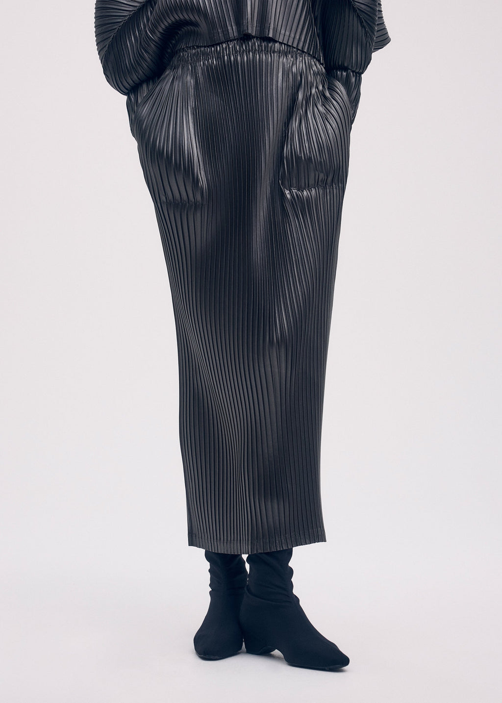 Glossed Metal Pleats