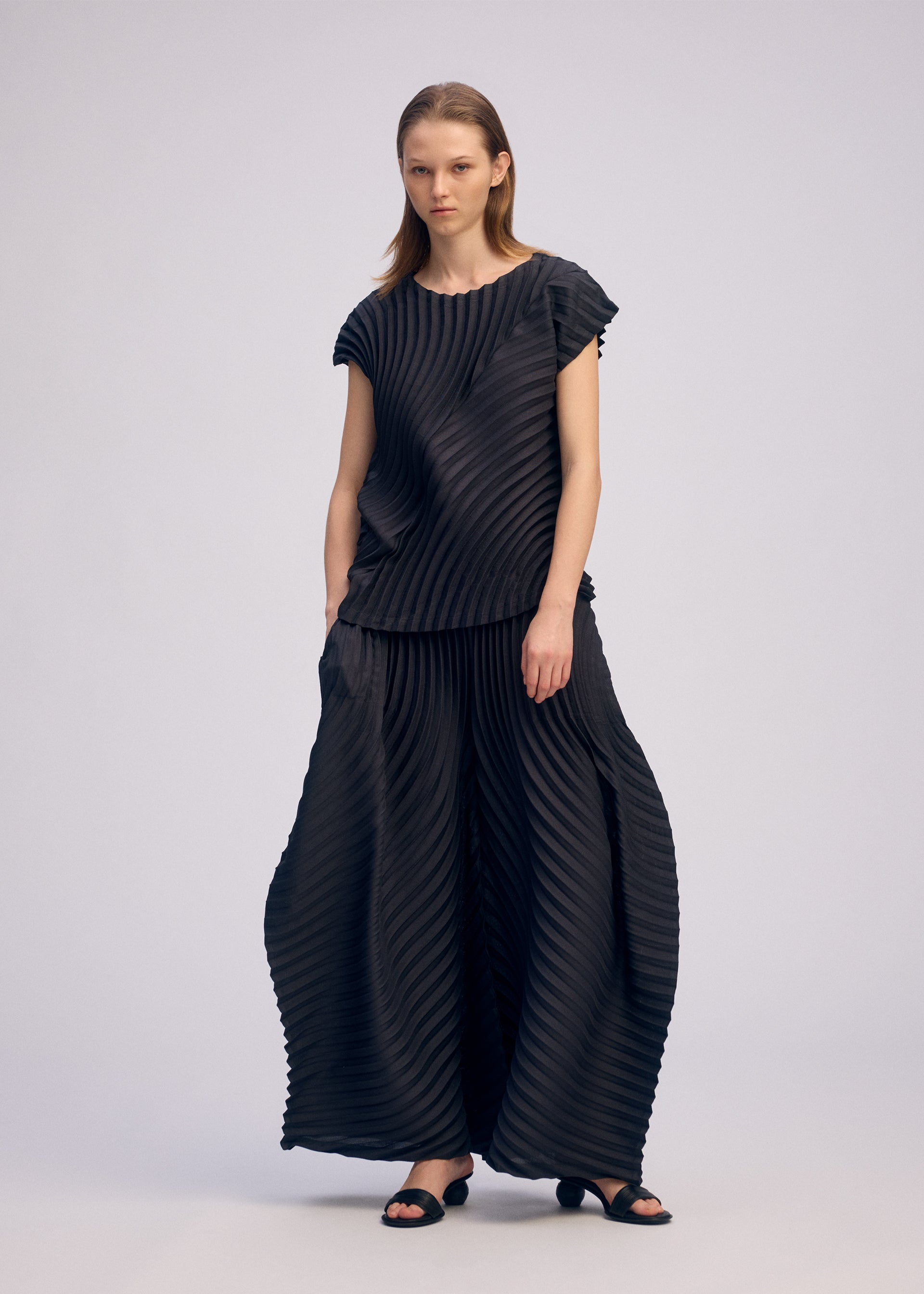 Circle Pleats Pb