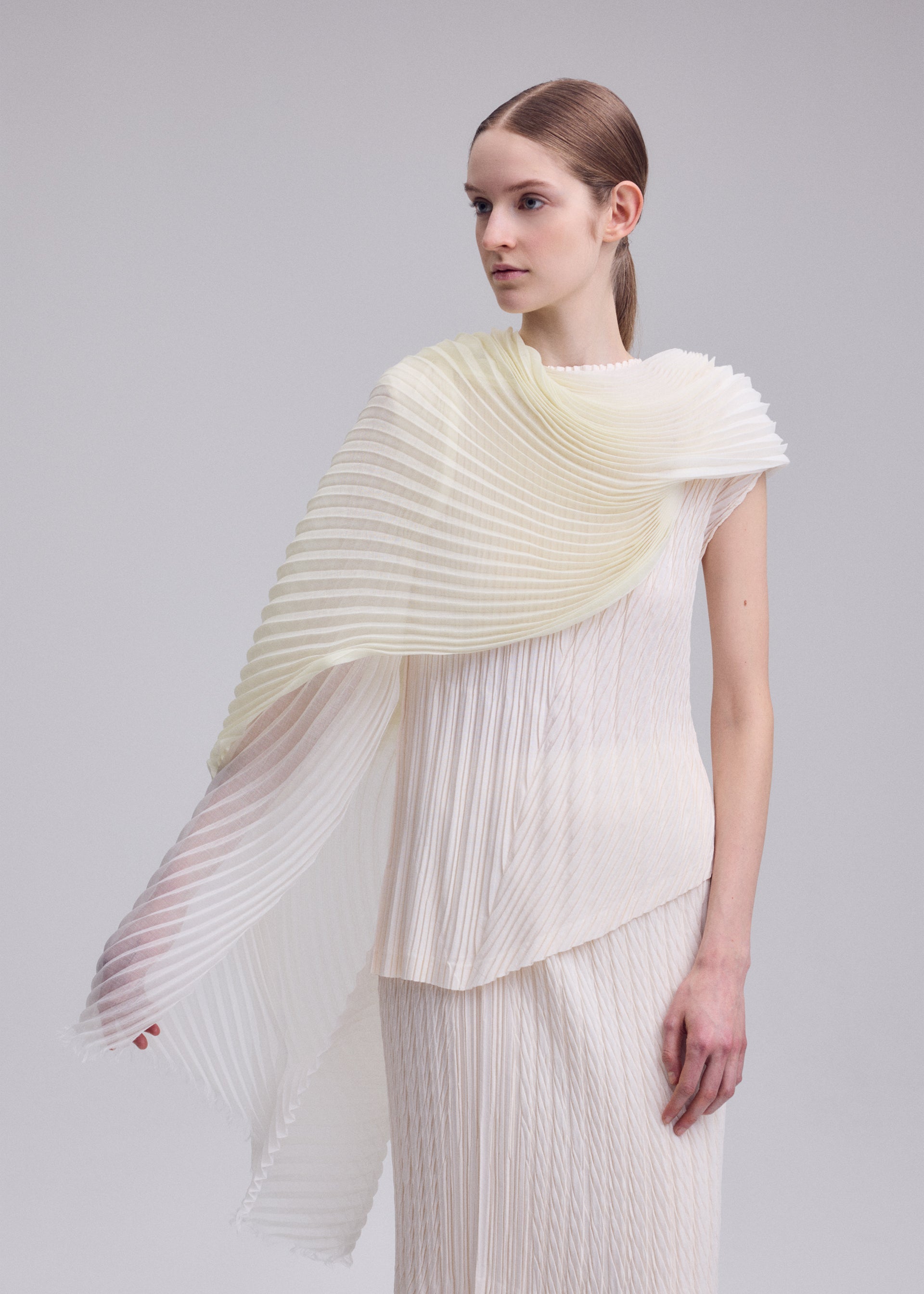 Gradation Ramie Pleats Stole