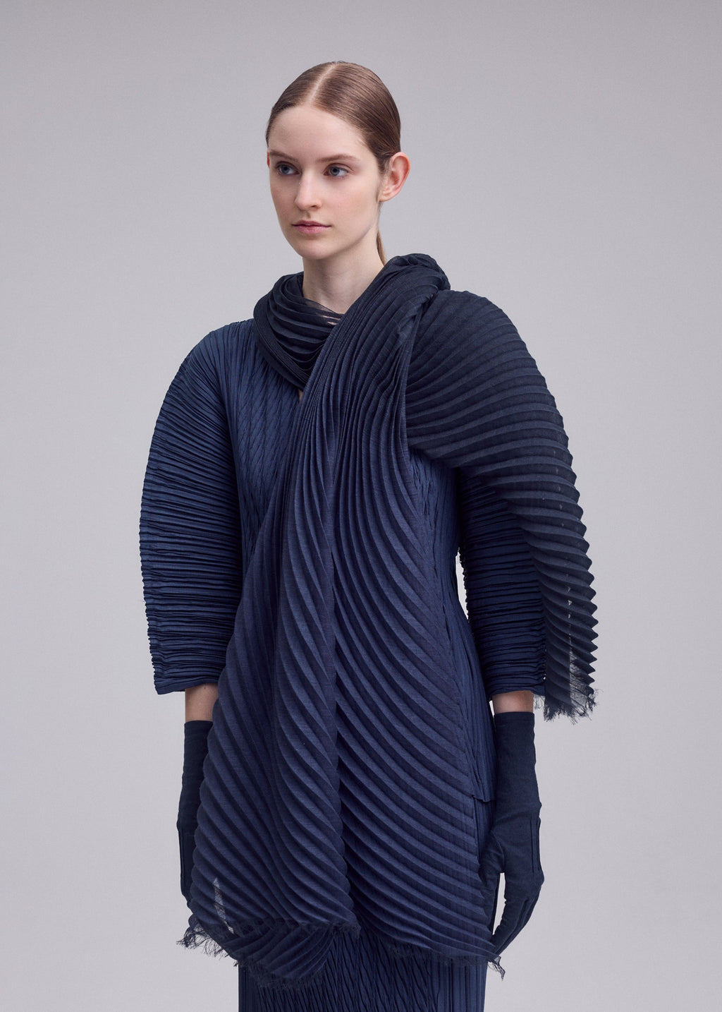 Gradation Ramie Pleats Stole