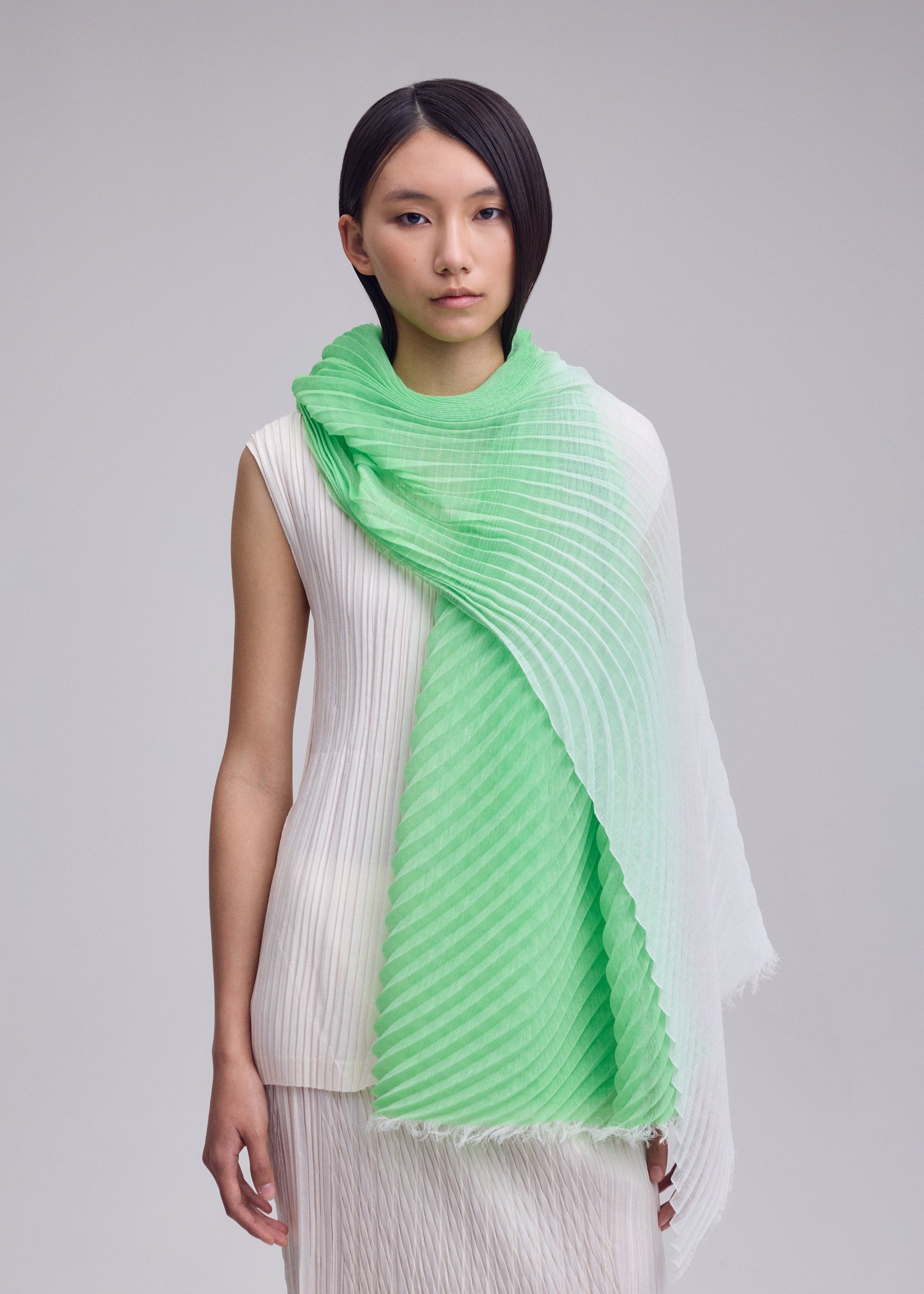Gradation Ramie Pleats Stole