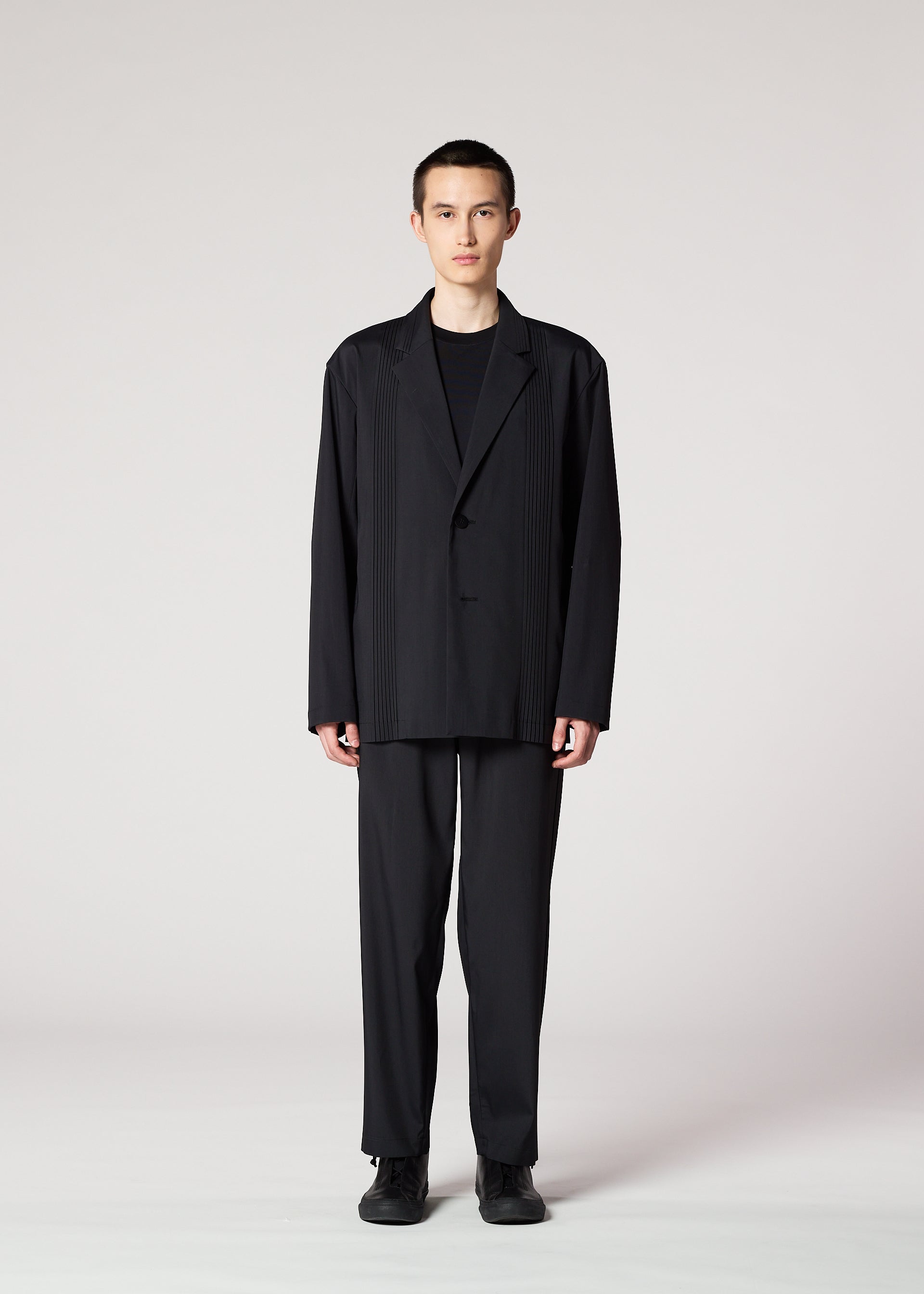 Air Pleats Black