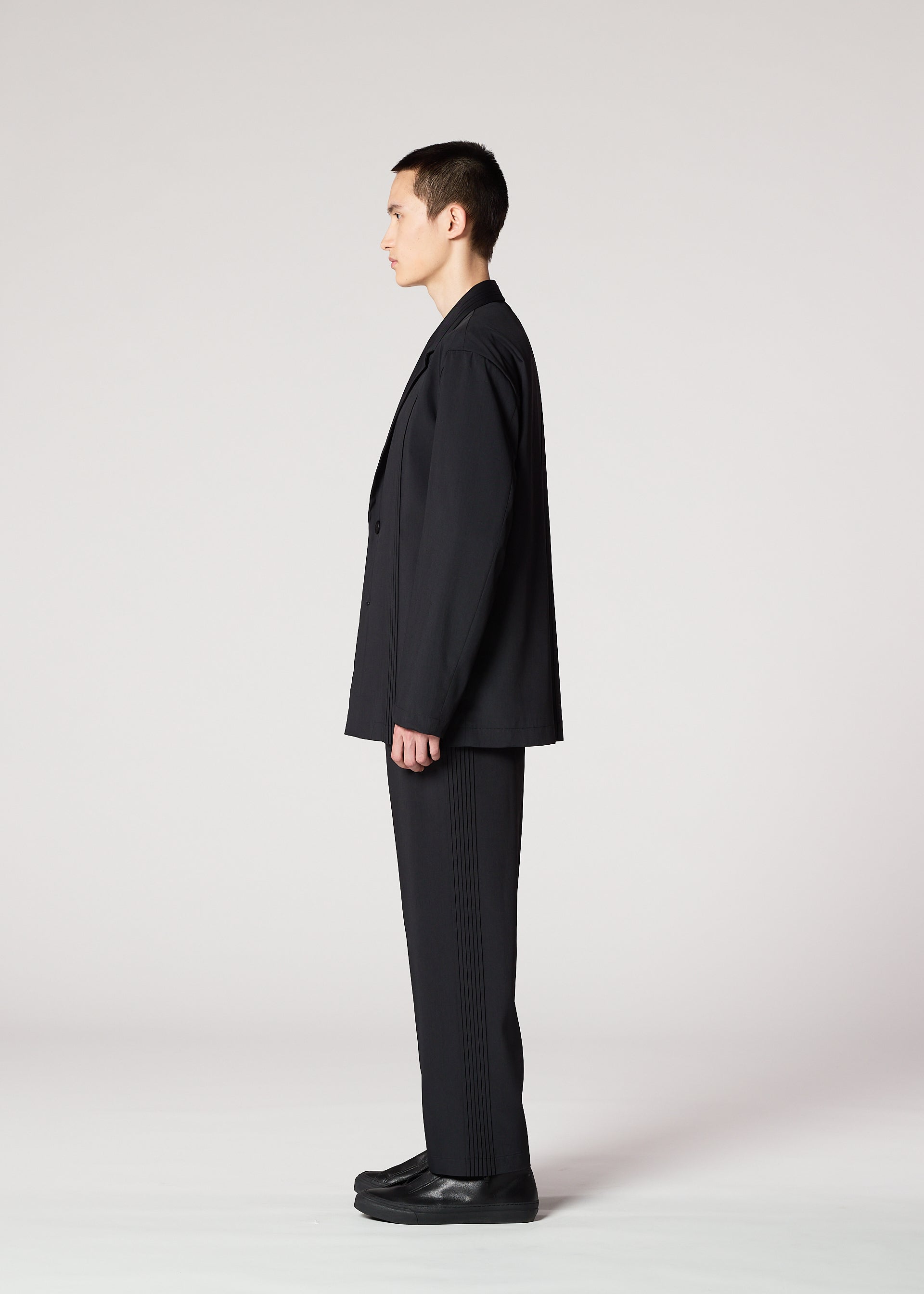Air Pleats Black