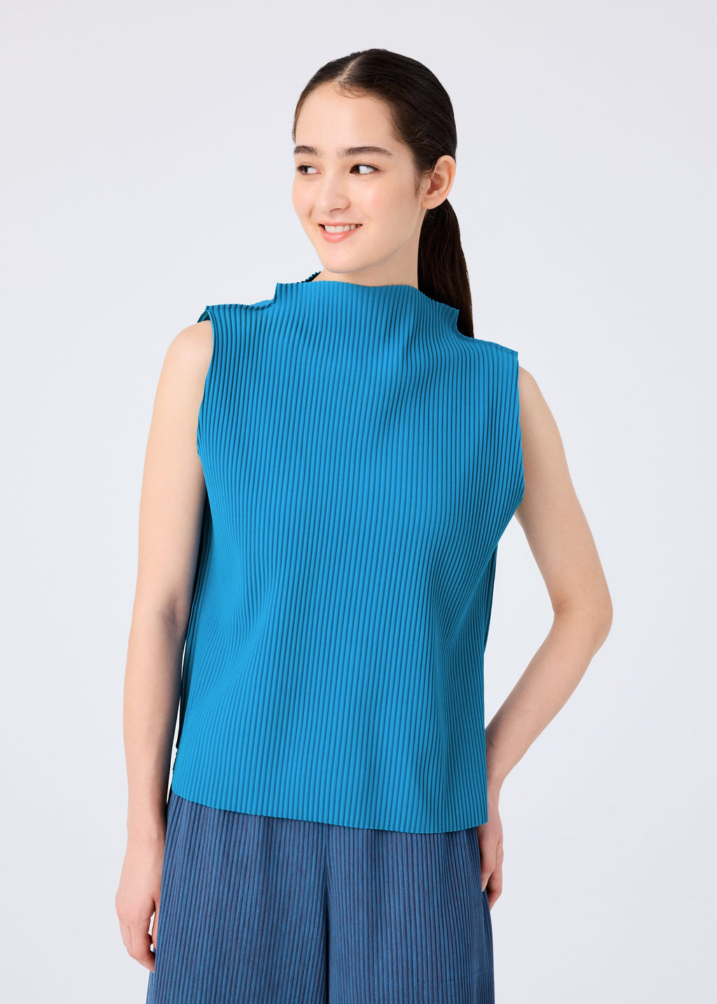 Round Pleats