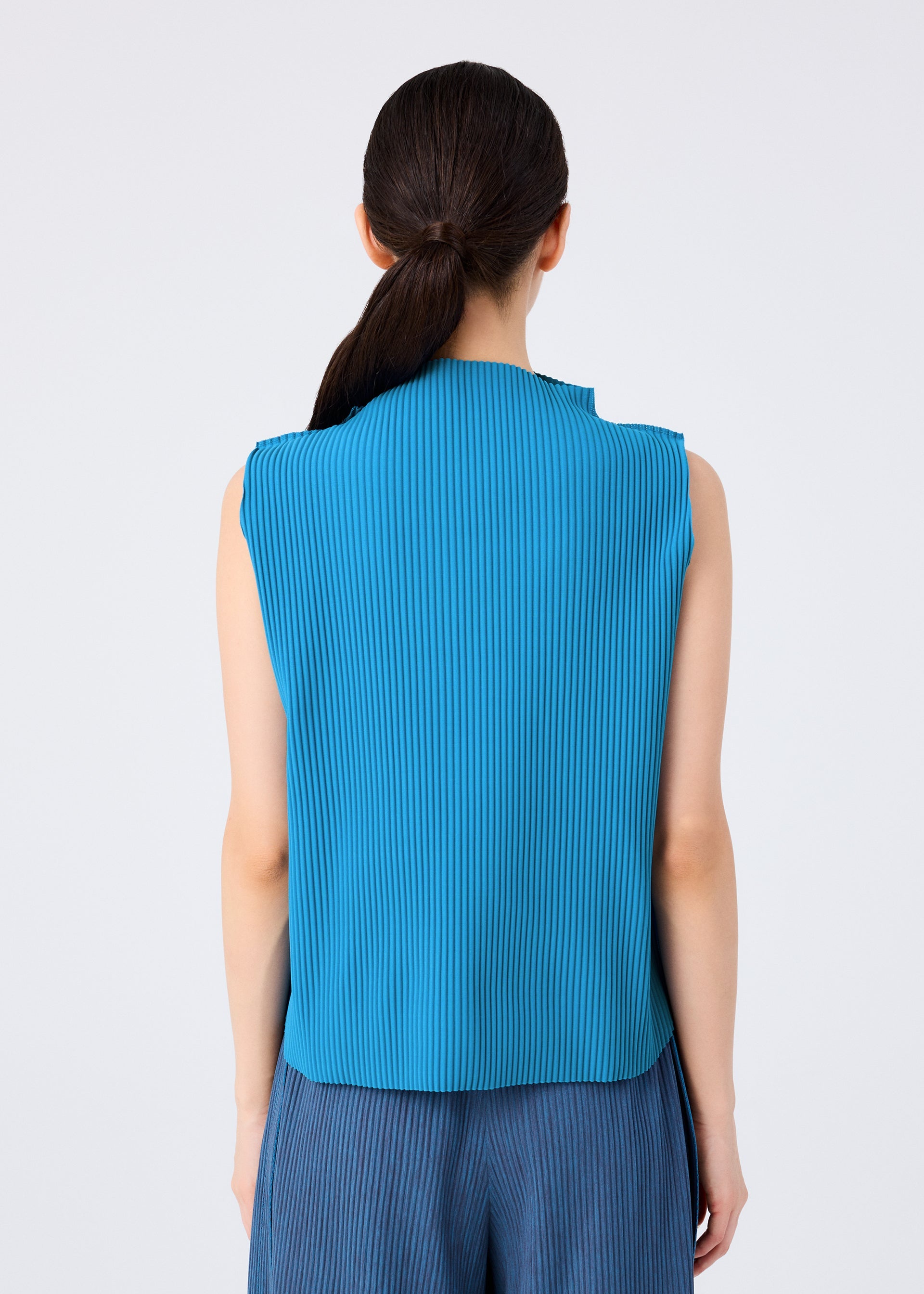 Round Pleats