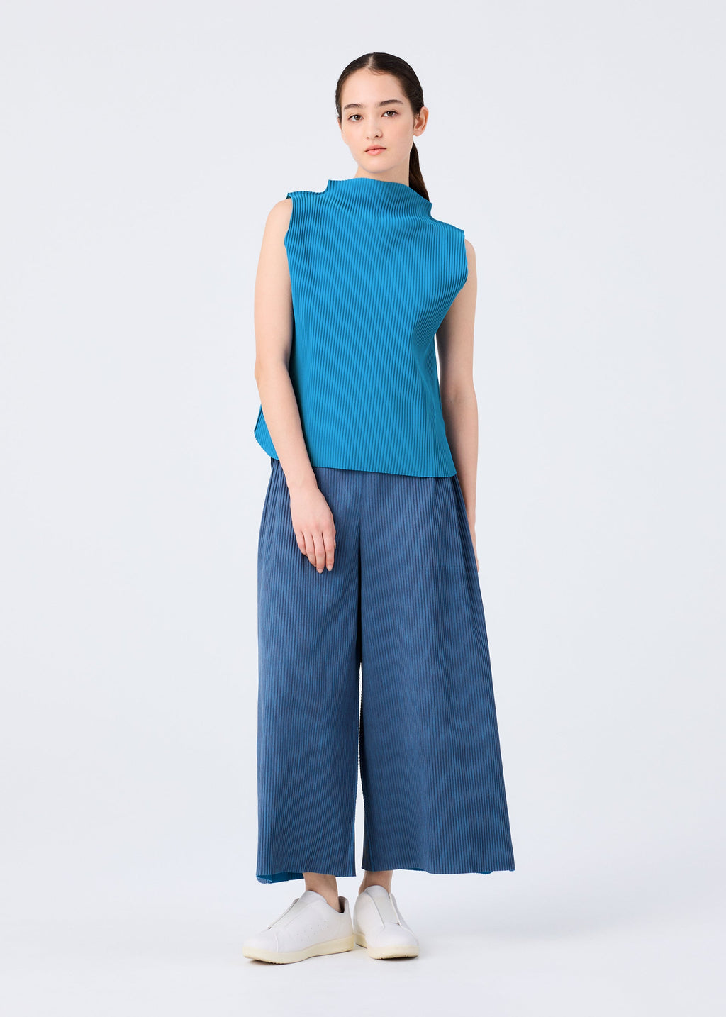Round Pleats