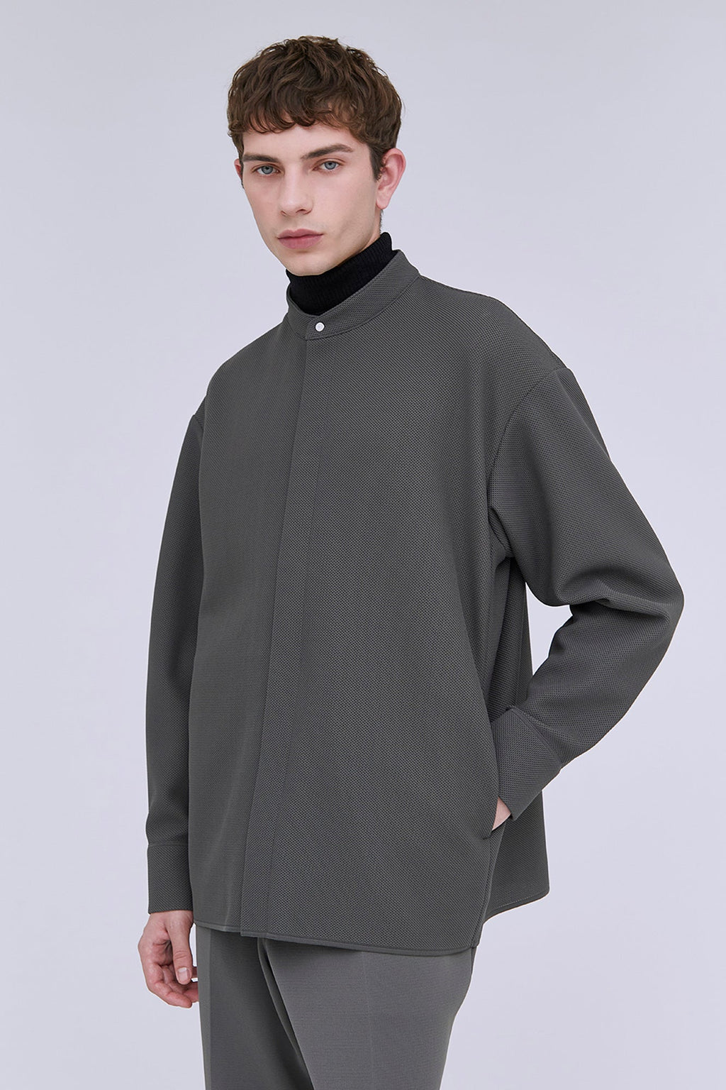 MESH STAND-UP COLLAR COVERED PLACKET SHIRT