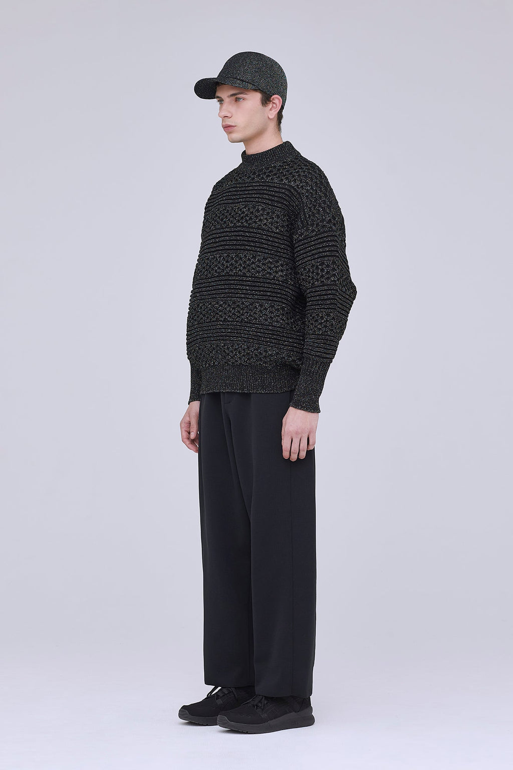 LOW GAUGE GLITTER PULLOVER