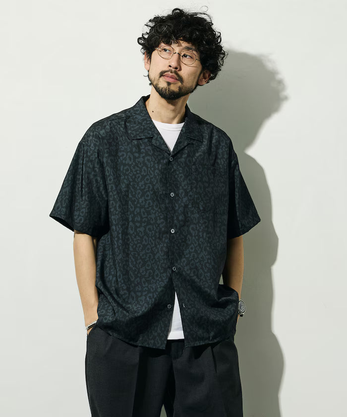 Open collar pattern short sleeve shirt / all-over design open collar shirt / compatible with set-up - Leopard