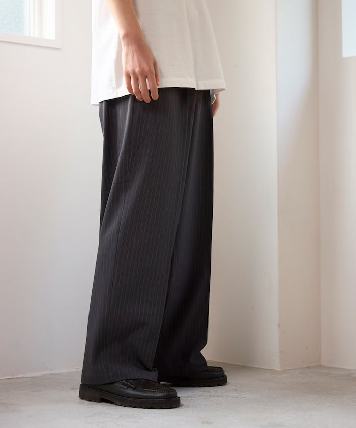 Wide Straight Silhouette One-Tuck Slack Pants - Gray