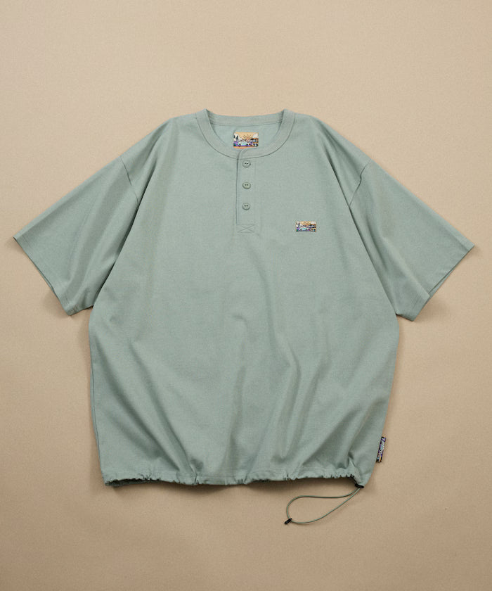 FREAK'S STORE for BEACH & FES Relax Fit One Point Logo Spindle Henley Neck T-Shirt