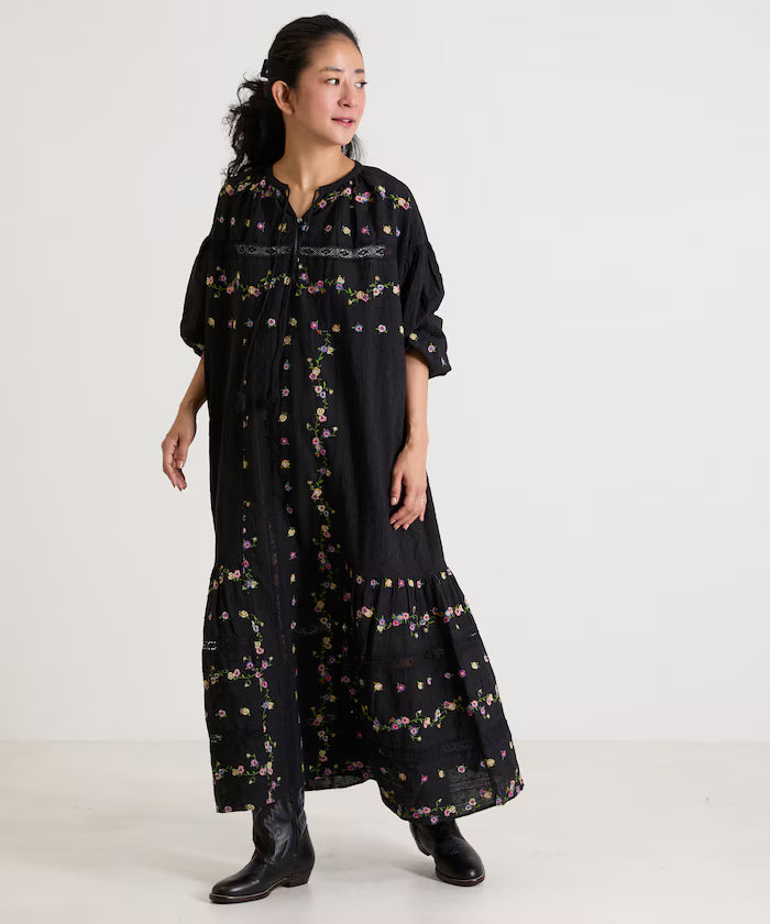 Dobby Floral Embroidery x Lace Dress