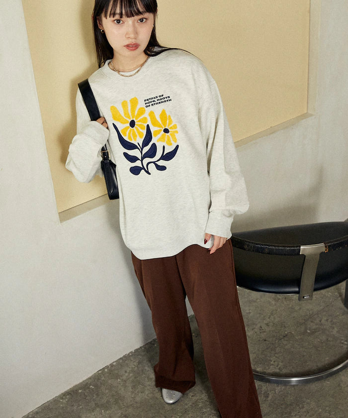 Daisy Embroidered Crew Sweat Limited Edition - Light Gray