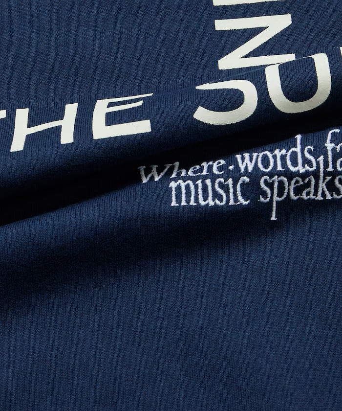 Big silhouette one-point embroidery back print hem code pocket T-shirt [Limited Edition]