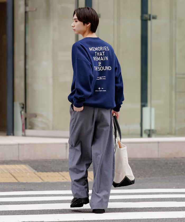 Big silhouette one-point embroidery back print hem code crew neck sweatshirt 【limited edition】