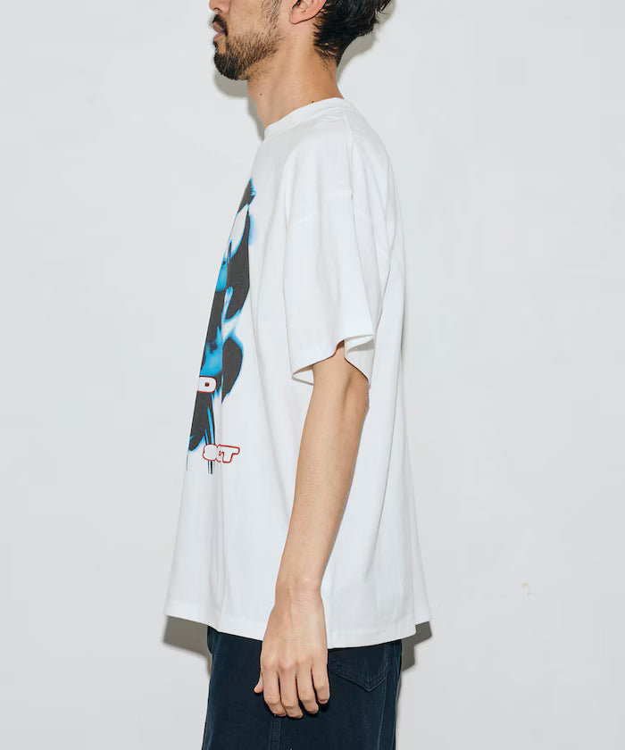 【EXCLUSIVE】BILLIE EILISH S/S Tee/Billie Eilish Front Print T-Shirt