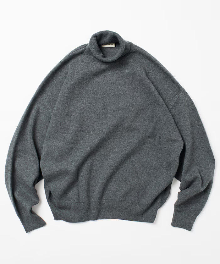Relax Fit Sweat-Like Turtleneck Knit 【Limited Edition】