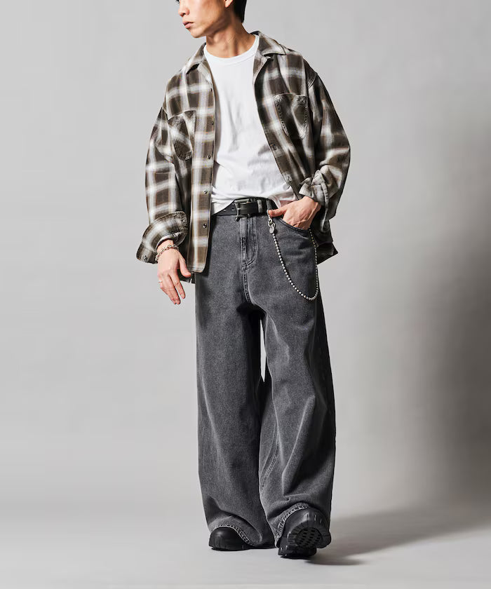 Wide Flare Silhouette Denim Pants [Limited Edition]