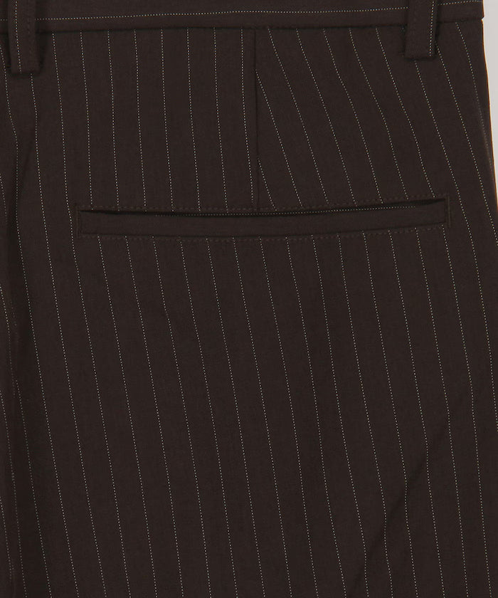 Wide Straight Silhouette One-Tuck Slack Pants