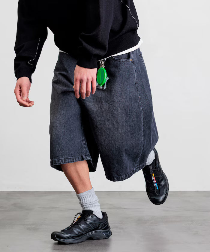 Wide Silhouette One Wash Curved Denim Cropped Shorts