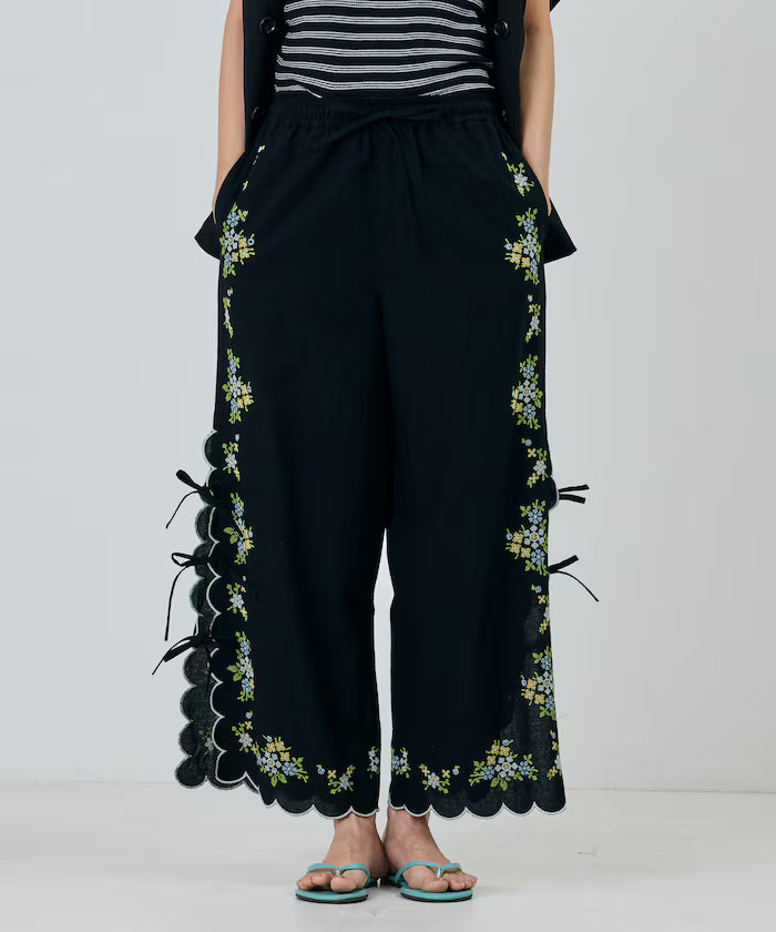 India Scallop Floral Embroidery Pants