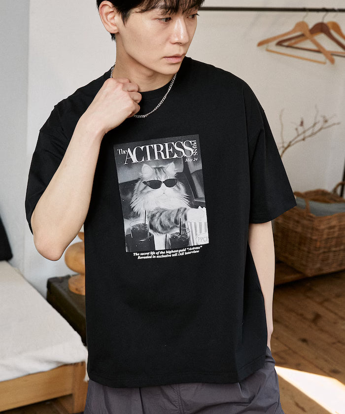 <Functional Material> MAGAZINE Cat Photo T-Shirt Limited Release