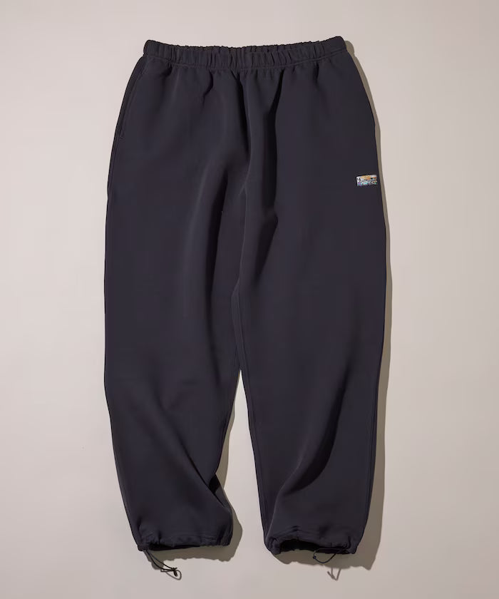 Big Silhouette Cardboard One Point Logo Spindle Sweat Pants
