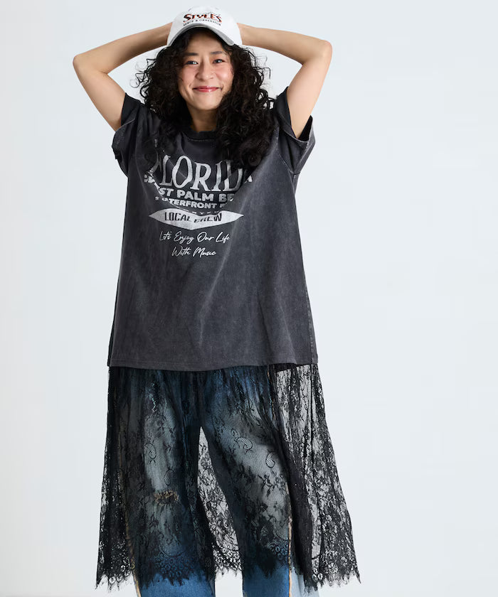 T-shirt lace docking one-piece