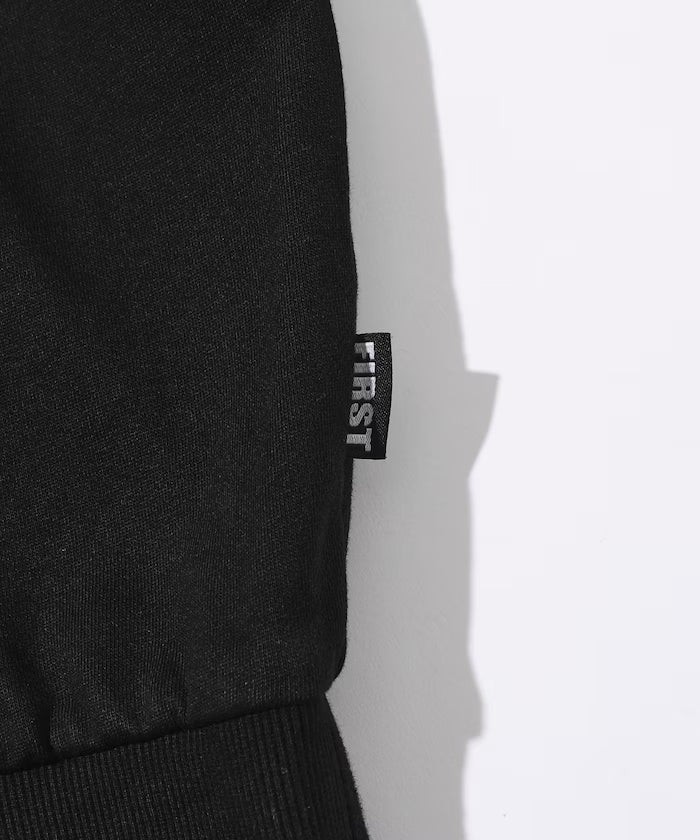 Front Print Crew Neck Sweat FIRST / Relaxed Fit