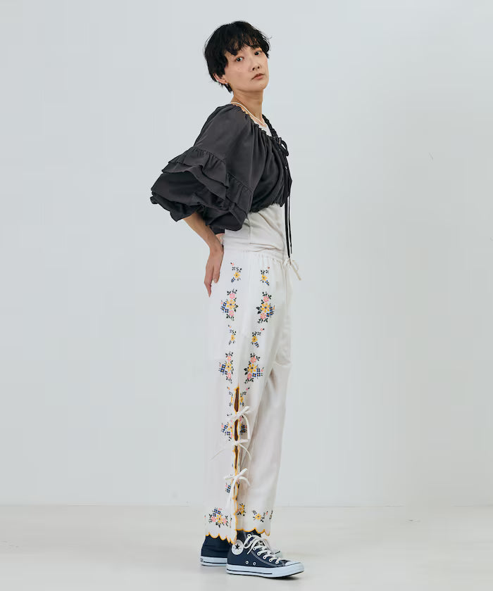 India Scallop Floral Embroidery Pants