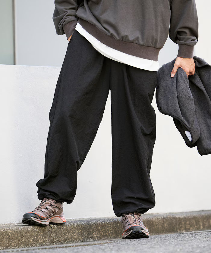 Wide Straight Nylon Track Pants / Tapered Silhouette Easy Nylon Pants - Black