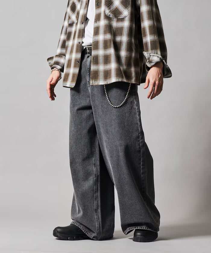 Wide Flare Silhouette Denim Pants [Limited Edition]