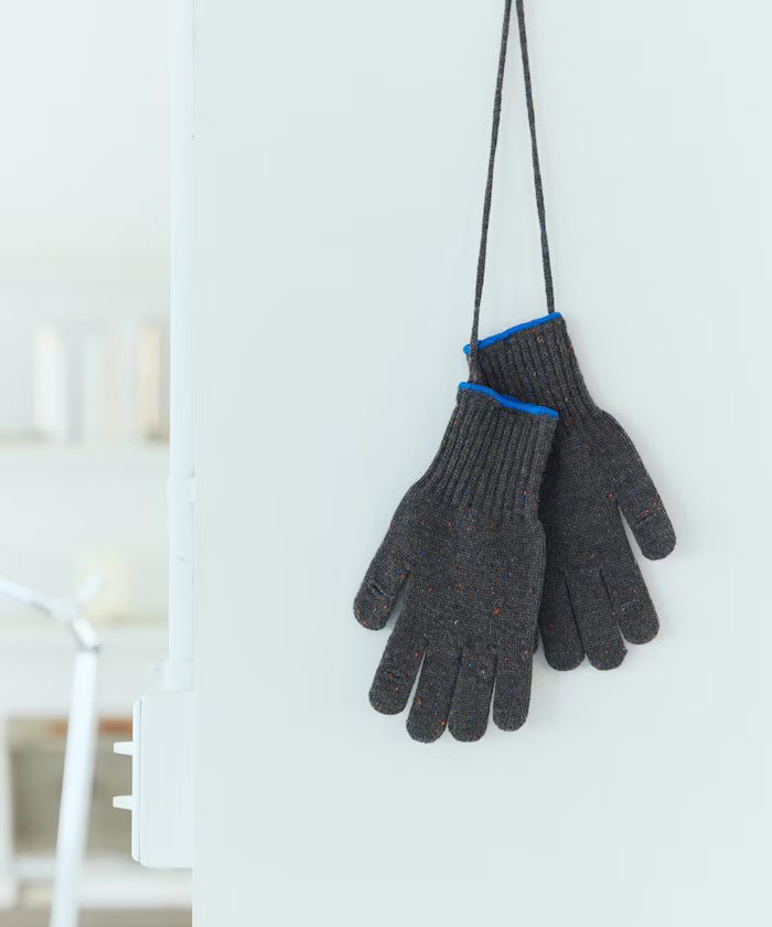 WOOL EASY SLIT GLOVE Wool Easy Glove with Smartphone-Compatible Slit