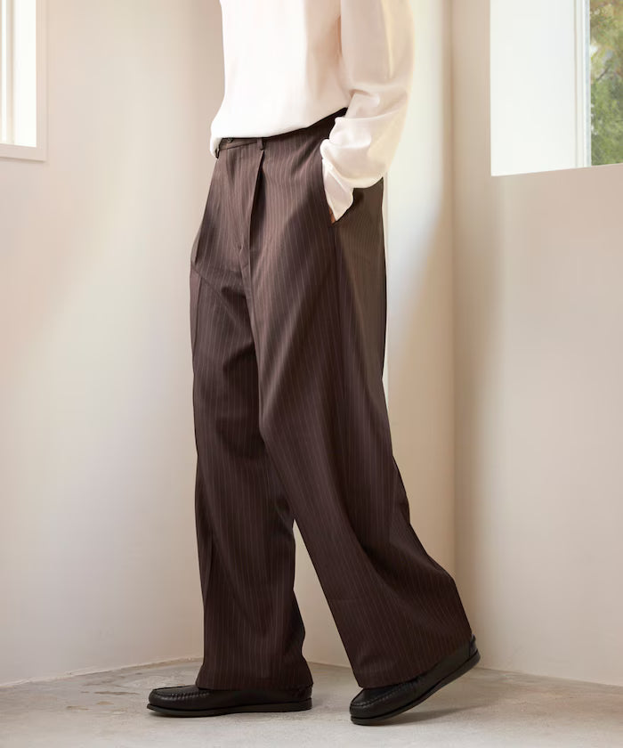Wide Straight Silhouette One-Tuck Slack Pants