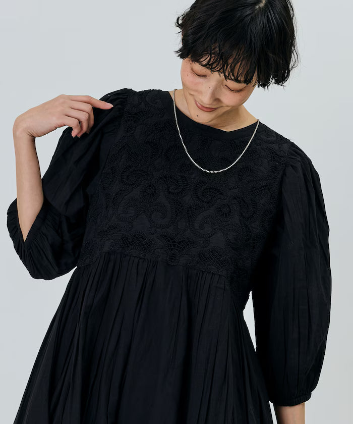 India Code Embroidered 2WAY Dress - Black