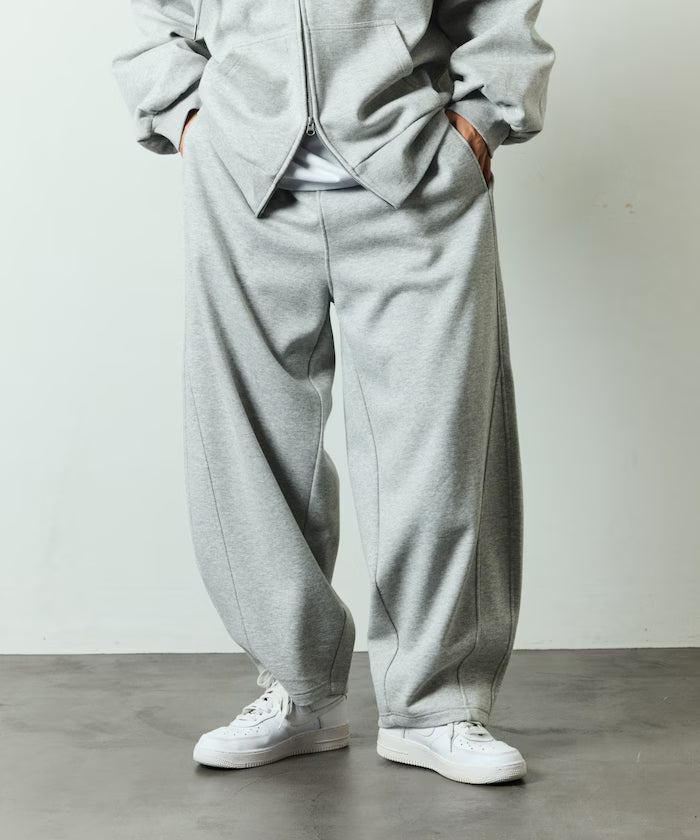 Wide Silhouette Bonding Barrel Leg Sweatpants 【Limited Edition】