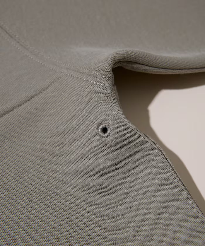 Big Silhouette Spindle Cardboard One Point Logo Snap Button Sweat