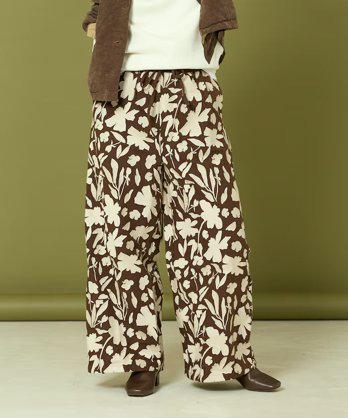 Monotone Embroidered Easy Pants