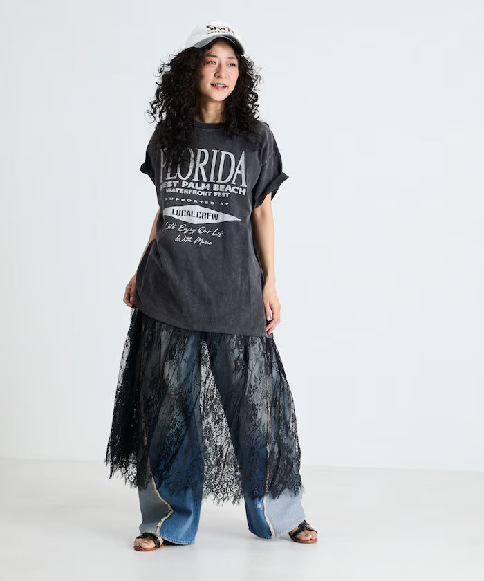 T-shirt lace docking one-piece