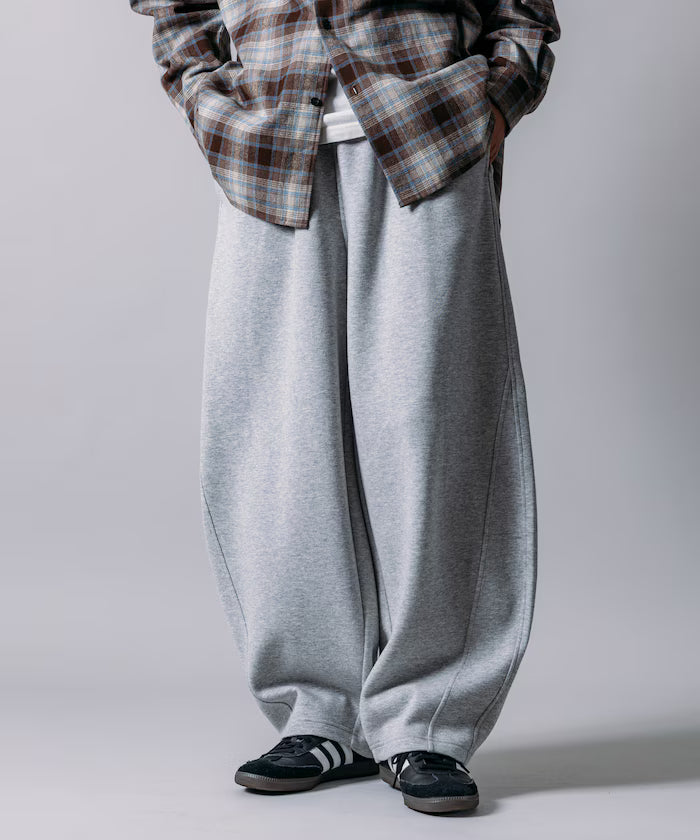 Wide Silhouette Bonding Barrel Leg Sweatpants 【Limited Edition】