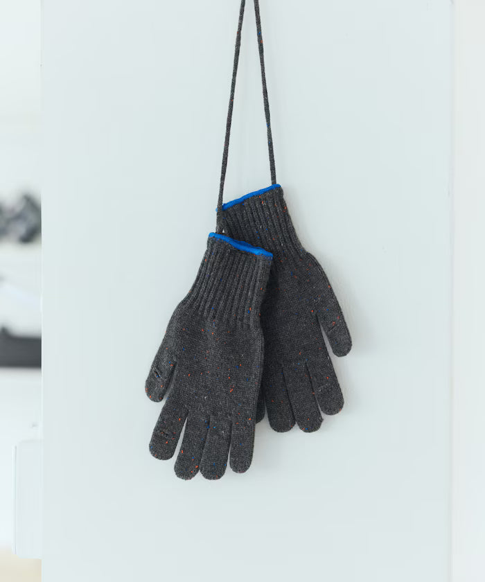 WOOL EASY SLIT GLOVE Wool Easy Glove with Smartphone-Compatible Slit