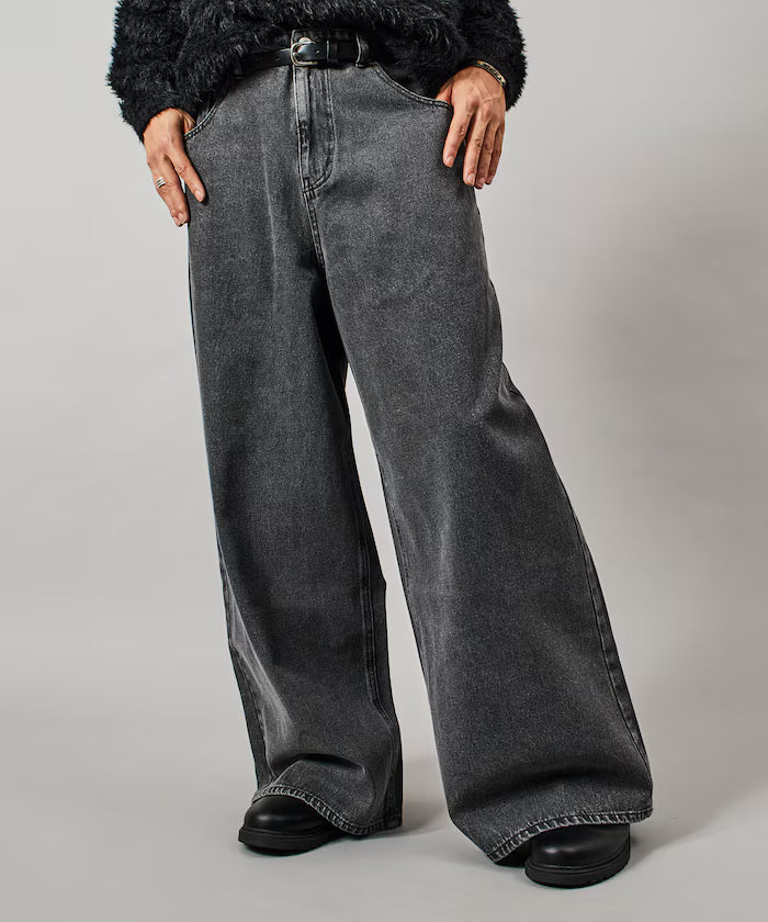 Wide Flare Silhouette Denim Pants [Limited Edition]