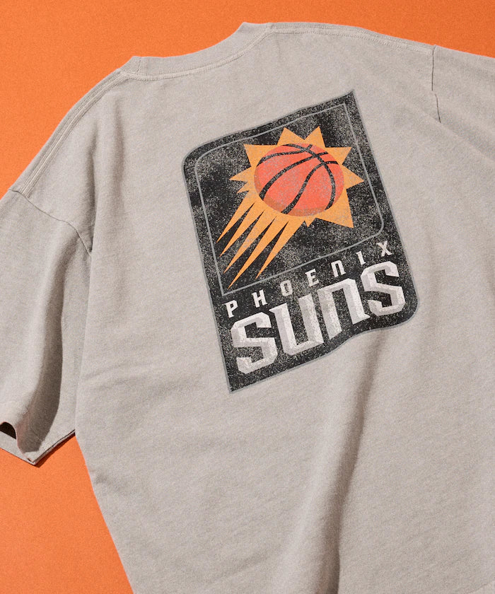 NBA × FREAK'S STORE Exclusive Vintage-Like Team Back Logo TEE