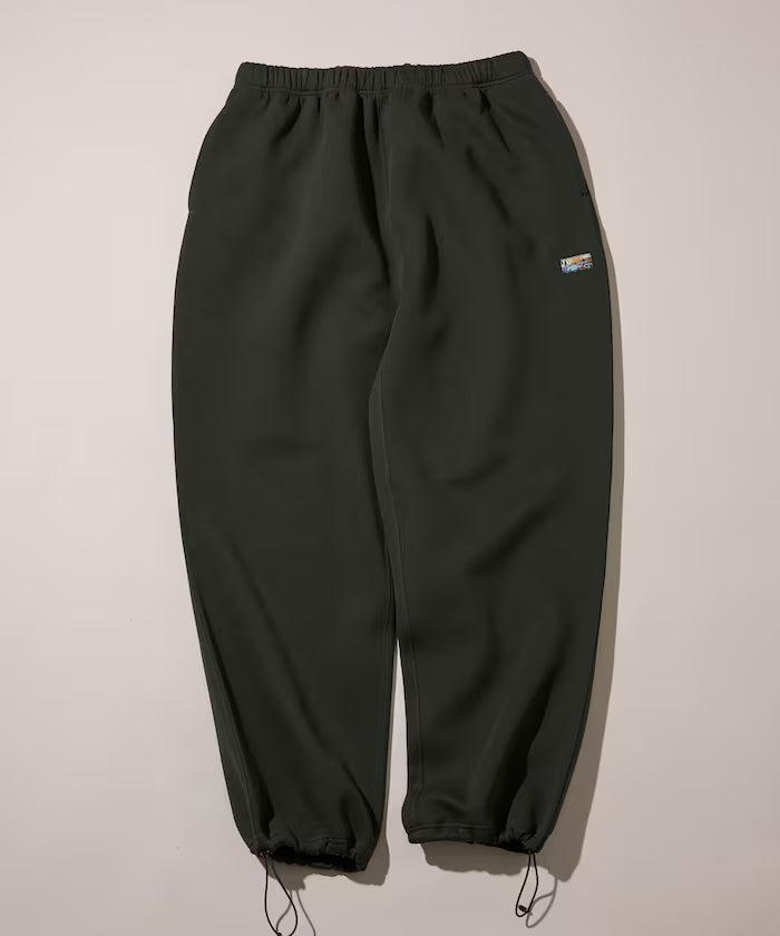 Big Silhouette Cardboard One Point Logo Spindle Sweat Pants